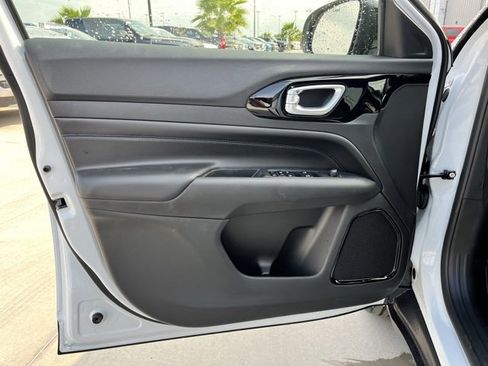 New 2026 Jeep Compass Limited image 16