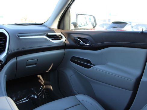 Used 2020 GMC Acadia SLT image 11