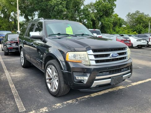 Used 2015 Ford Expedition Platinum RWD image 6