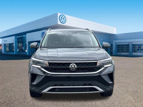 Used 2023 Volkswagen Taos SE w/ Black Wheel Package AWD/4WD image 2
