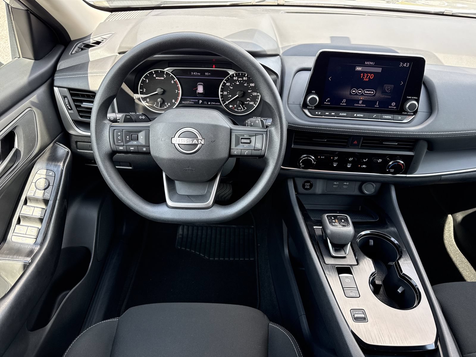 Used 2025 Nissan Rogue S FWD image 12