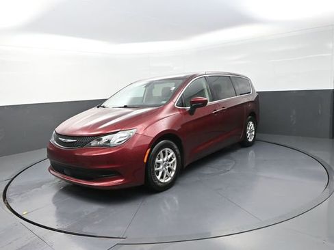 Used 2022 Chrysler Voyager LX FWD image 72