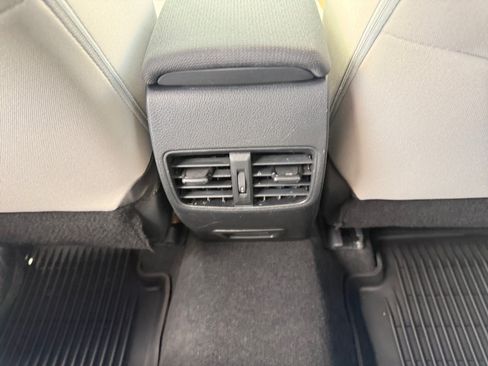 Used 2023 Toyota Corolla Cross LE AWD/4WD image 30