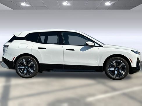 Used 2025 BMW iX xDrive50 image 4