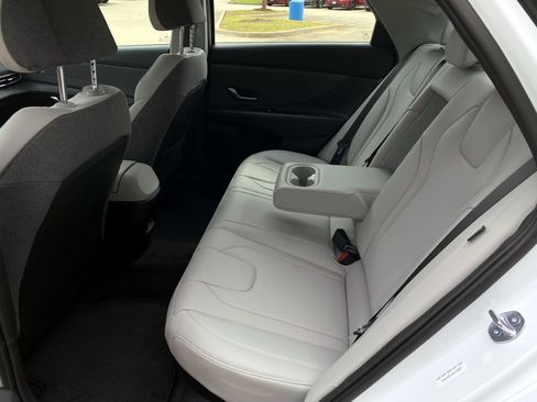 Used 2025 Hyundai Elantra Limited FWD image 31