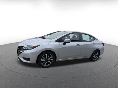 Used 2025 Nissan Versa SV FWD image 8