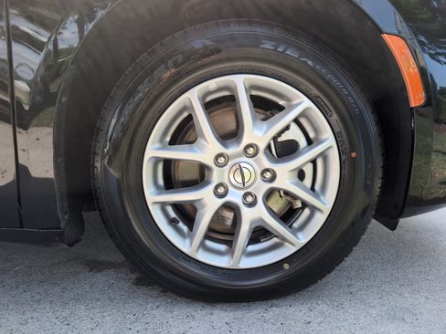 Used 2024 Chrysler Pacifica Touring-L FWD image 13