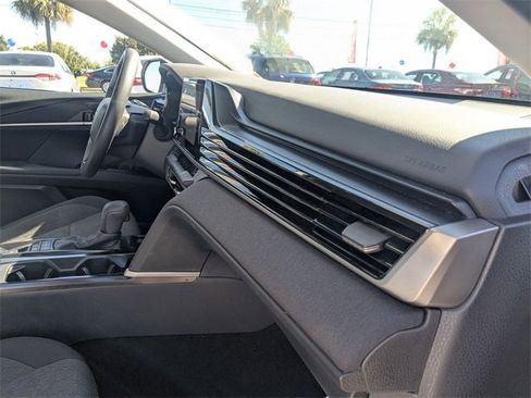 Certified 2025 Toyota Camry LE image 33