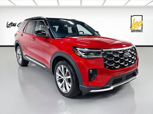 Used 2025 Ford Explorer Platinum w/ Ultimate Package AWD/4WD image 3