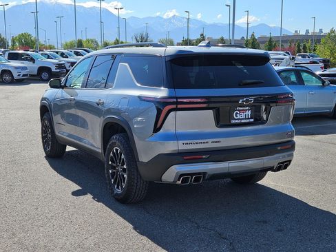 Used 2025 Chevrolet Traverse Z71 w/ Driver Confidence Package AWD/4WD image 5
