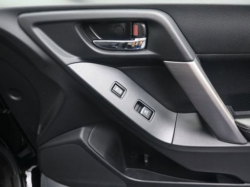 Used 2018 Subaru Forester 2.5i Premium image 16