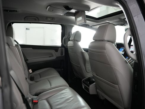 Used 2018 Honda Odyssey Elite image 39