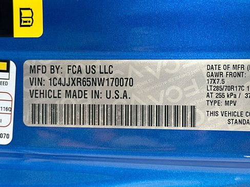 Used 2022 Jeep Wrangler Unlimited Rubicon 4xe AWD/4WD image 30