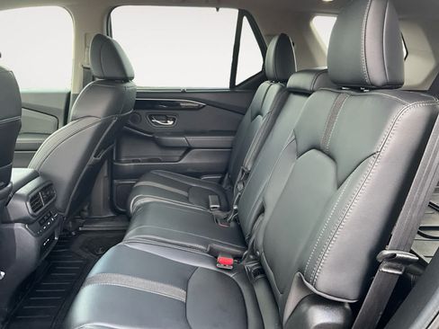 Used 2025 Honda Pilot EX-L image 13