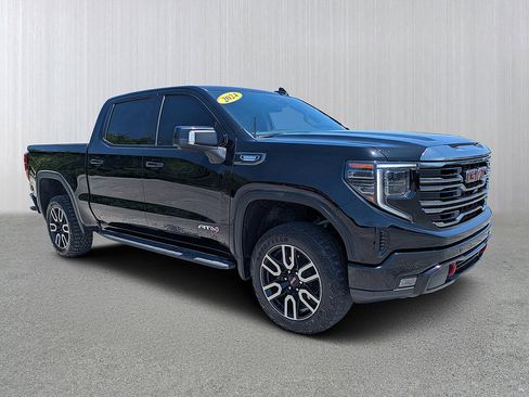 Used 2024 GMC Sierra 1500 AT4 w/ Technology Package AWD/4WD image 1