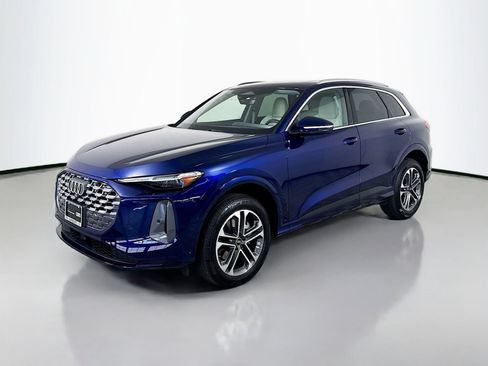 Used 2025 Audi Q5 Premium Plus w/ Premium Plus AWD/4WD image 1