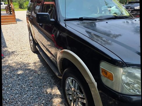 Used 2009 Ford Explorer Eddie Bauer RWD image 4