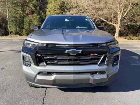 Used 2024 Chevrolet Colorado Z71 w/ Z71 Convenience Package 2 image 3