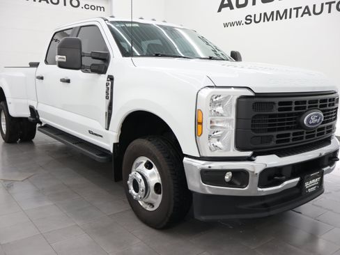 Used 2025 Ford F350 XL w/ XL Driver Assist Package AWD/4WD image 2
