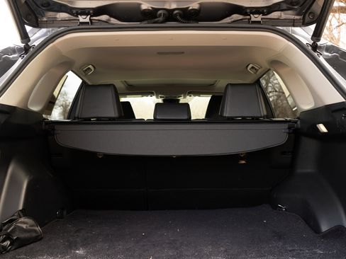 Used 2022 Toyota RAV4 XLE Premium image 39