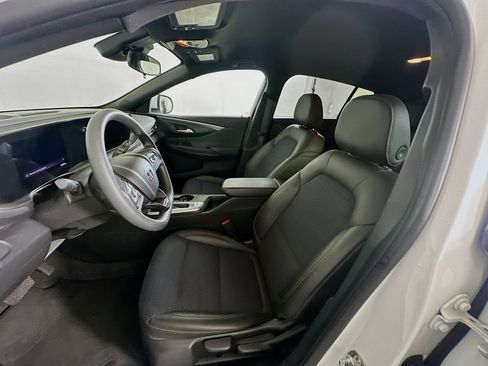 Used 2025 Buick Envista Preferred image 13