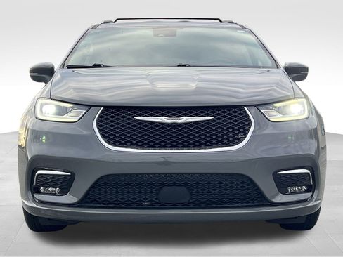 Used 2021 Chrysler Pacifica Touring-L image 35