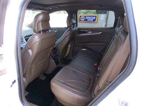 Used 2016 Lincoln MKX Reserve w/ Equipment Group 102A AWD/4WD image 40