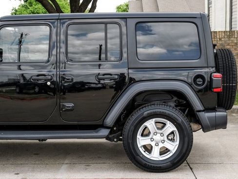 Used 2021 Jeep Wrangler Unlimited Sport image 23