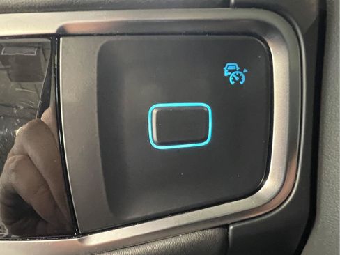 Used 2025 Ford Expedition Active AWD/4WD image 18