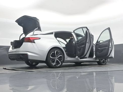 Used 2023 Nissan Altima 2.5 SR FWD image 53