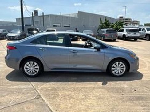 Used 2024 Toyota Corolla LE FWD image 4