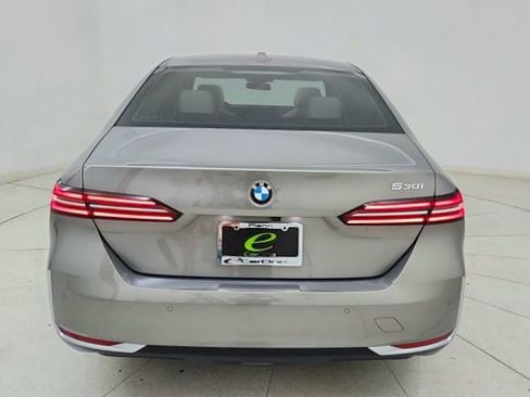 Used 2025 BMW 530i RWD image 5