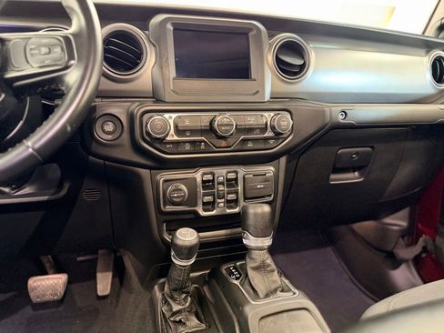 Used 2022 Jeep Gladiator Sport AWD/4WD image 14