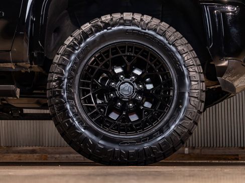 Used 2025 GMC Sierra 2500 AT4 w/ AT4 Premium Plus Package image 14