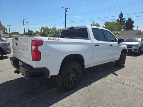 Used 2025 Chevrolet Silverado 1500 LT Trail Boss w/ Convenience Package II AWD/4WD image 3