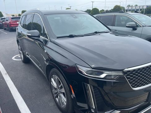 Used 2020 Cadillac XT6 Premium Luxury FWD image 3
