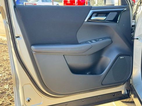 New 2026 Mitsubishi Outlander ES FWD image 18