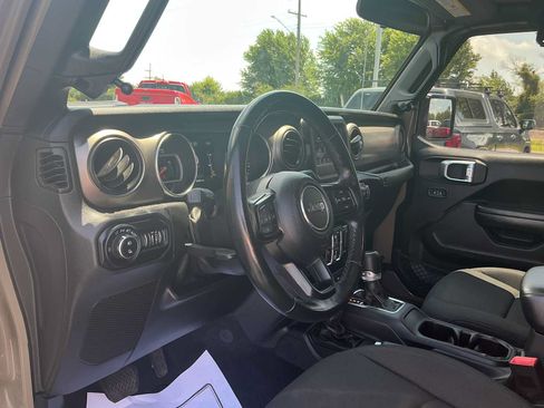 Used 2020 Jeep Gladiator Sport w/ Quick Order Package 24S AWD/4WD image 16