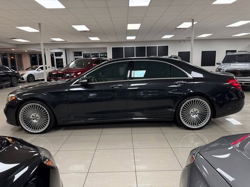 Used 2018 Mercedes-Benz S 560 4MATIC Sedan image 3