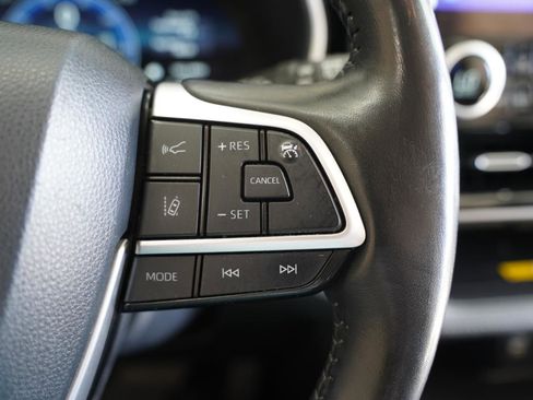 Used 2023 Toyota Highlander Limited image 16