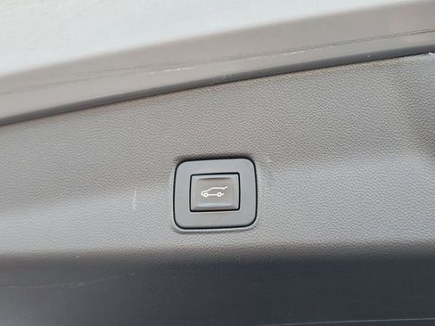 Used 2023 Chevrolet TrailBlazer RS w/ Sun and Liftgate Package FWD image 35