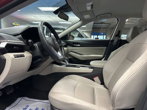 Used 2025 Nissan Altima 2.5 SV image 21