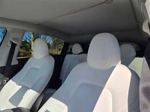 Used 2023 Tesla Model Y Long Range image 14