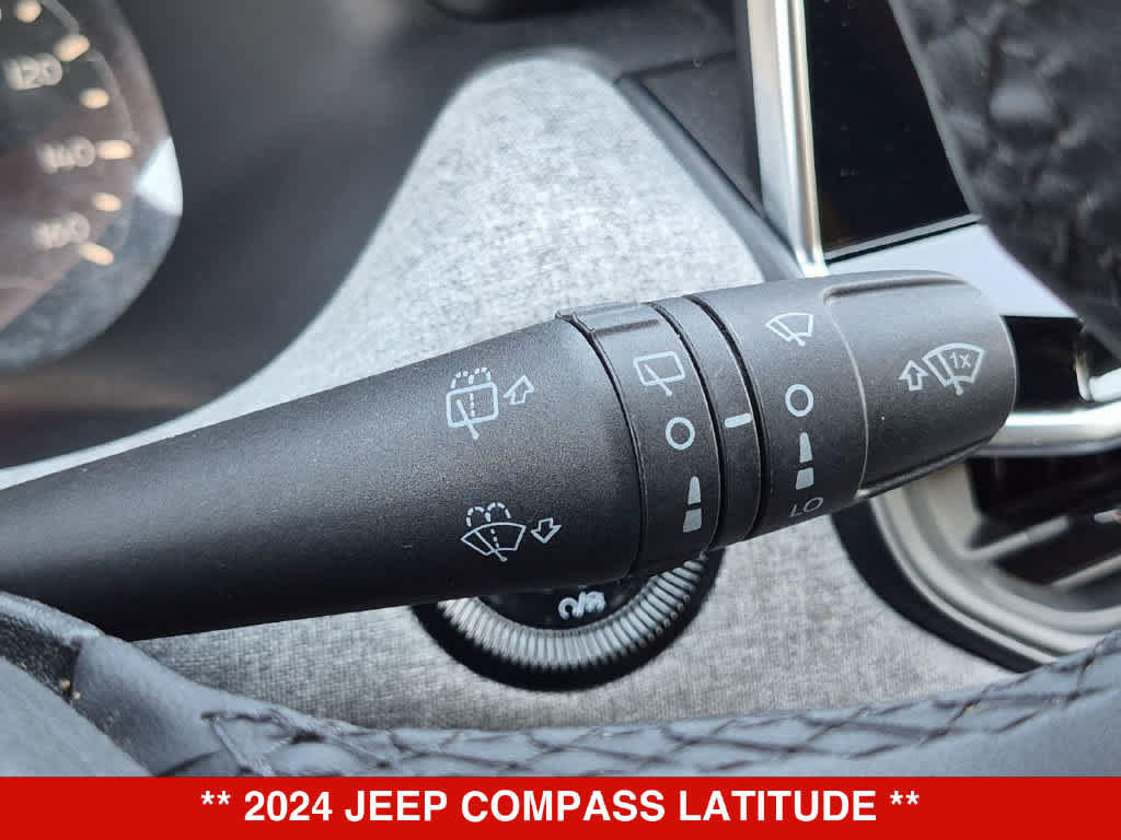 Used 2024 Jeep Compass Latitude AWD/4WD image 25