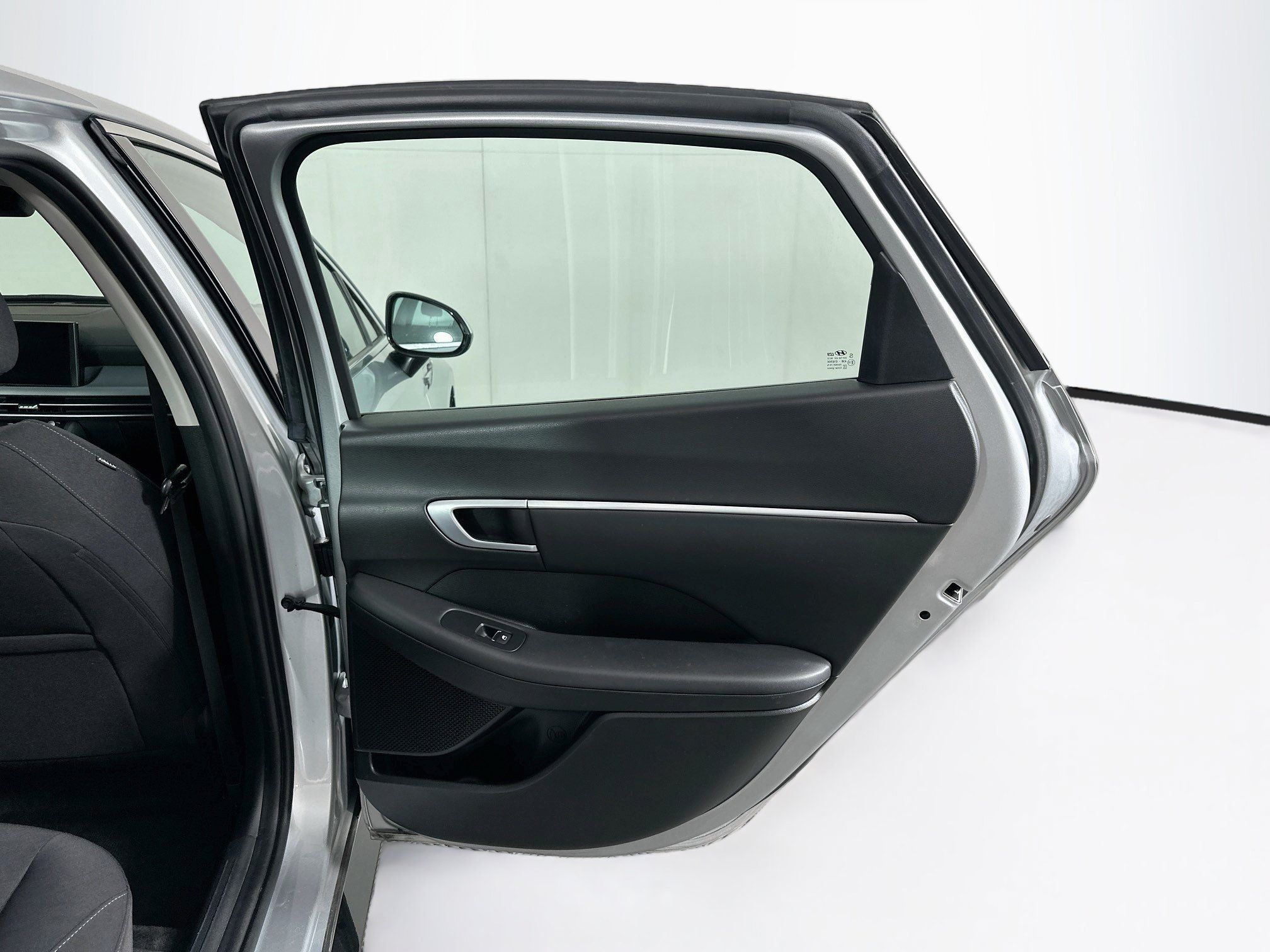 Used 2025 Hyundai Sonata SEL FWD image 28