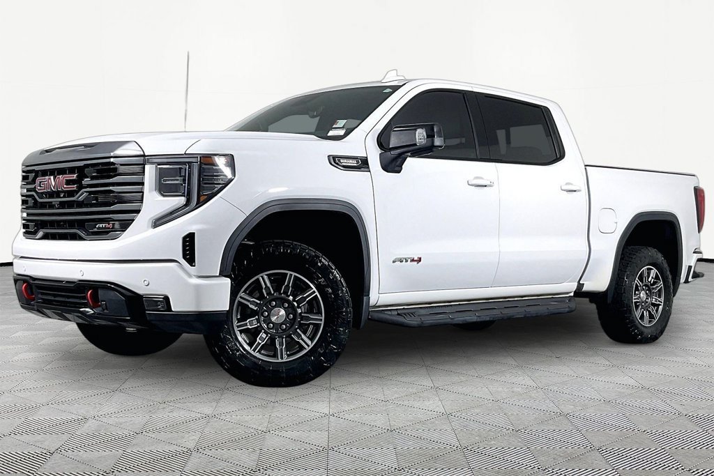 Used 2024 GMC Sierra 1500 AT4 w/ Technology Package AWD/4WD image 1