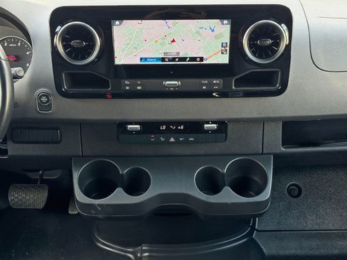 Used 2023 Mercedes-Benz Sprinter 2500 image 24