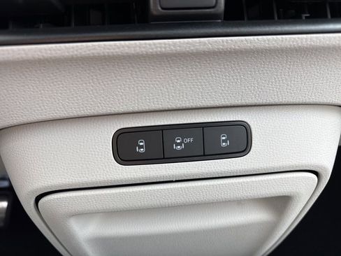 New 2025 Volkswagen ID. Buzz 1st Edition image 25