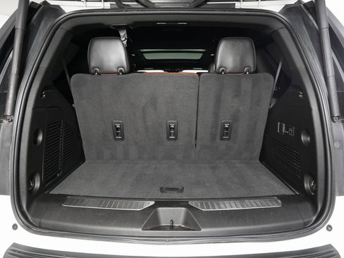 Used 2023 GMC Yukon Denali Ultimate image 12