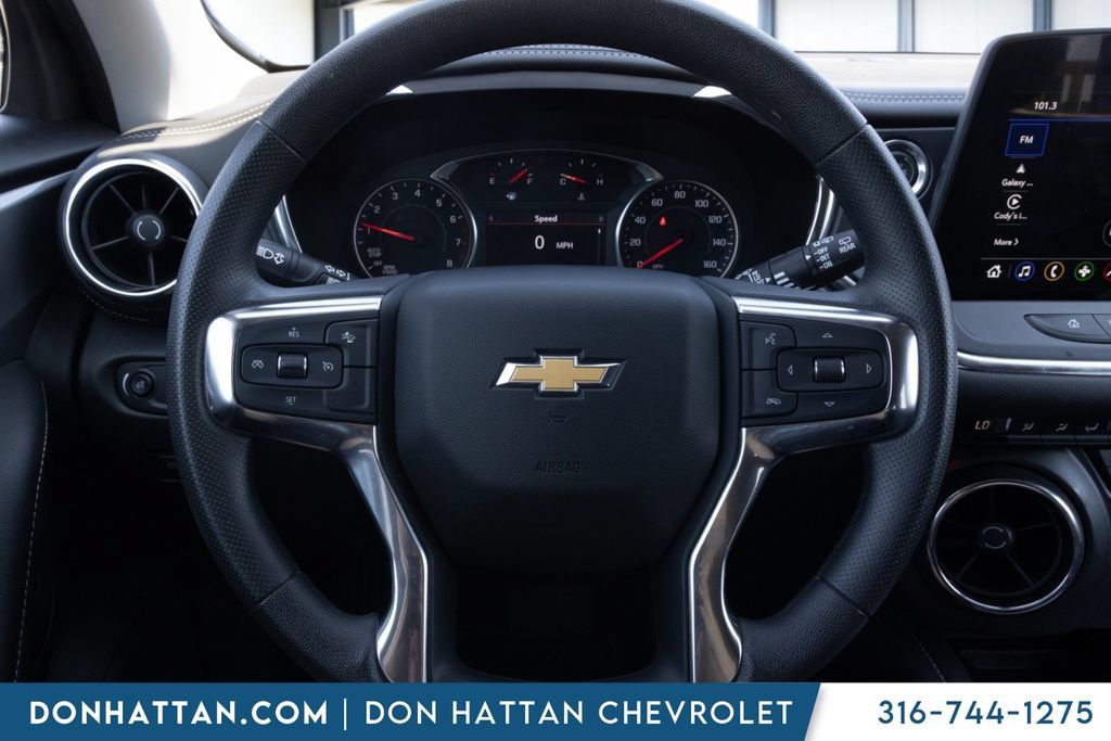New 2025 Chevrolet Blazer LT w/ Convenience Package FWD image 5